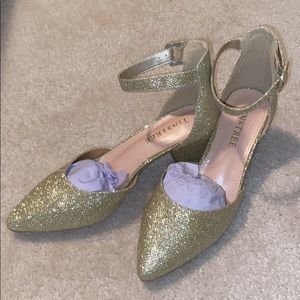 Brand new!! Gold sparkly heels